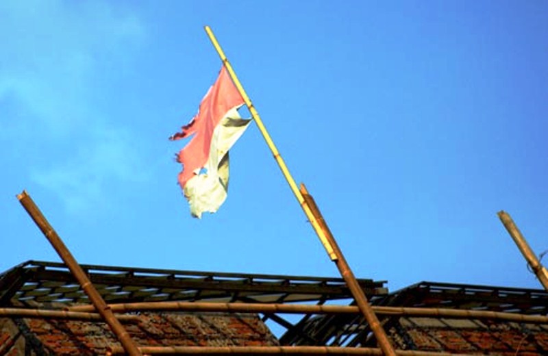 Bendera Indonesia lusuh