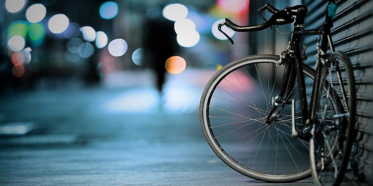 Puisi-Puisi Benny Arnas; Jangan Pulang Hanya Karena Rindu