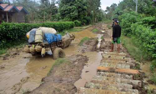 Tinggal di Musim Penghujan di Bandar Dalam Mungkin Akan Membuatmu Bosan Makan Ini